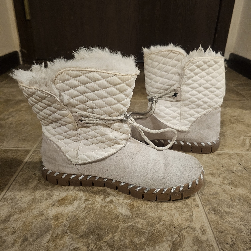 Muk Luks Winter  Boots Size 8.5